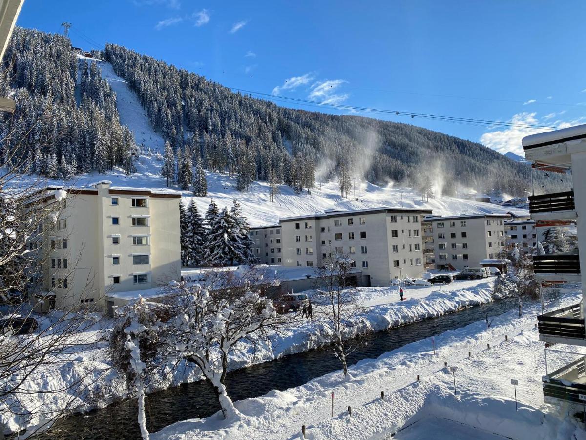 Holiday Apartment Bolgen - Close To Everything! Bolgen, Jakobshorn, Bus Stop, Train Station, Supermarket, Ski School, Ski Rentals, Restaurants And More! Davos Exteriör bild