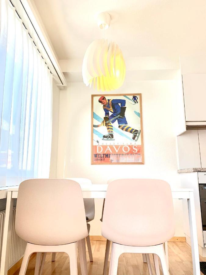 Holiday Apartment Bolgen - Close To Everything! Bolgen, Jakobshorn, Bus Stop, Train Station, Supermarket, Ski School, Ski Rentals, Restaurants And More! Davos Exteriör bild