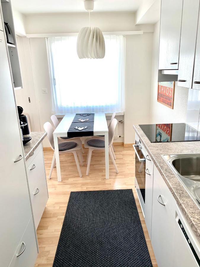 Holiday Apartment Bolgen - Close To Everything! Bolgen, Jakobshorn, Bus Stop, Train Station, Supermarket, Ski School, Ski Rentals, Restaurants And More! Davos Exteriör bild